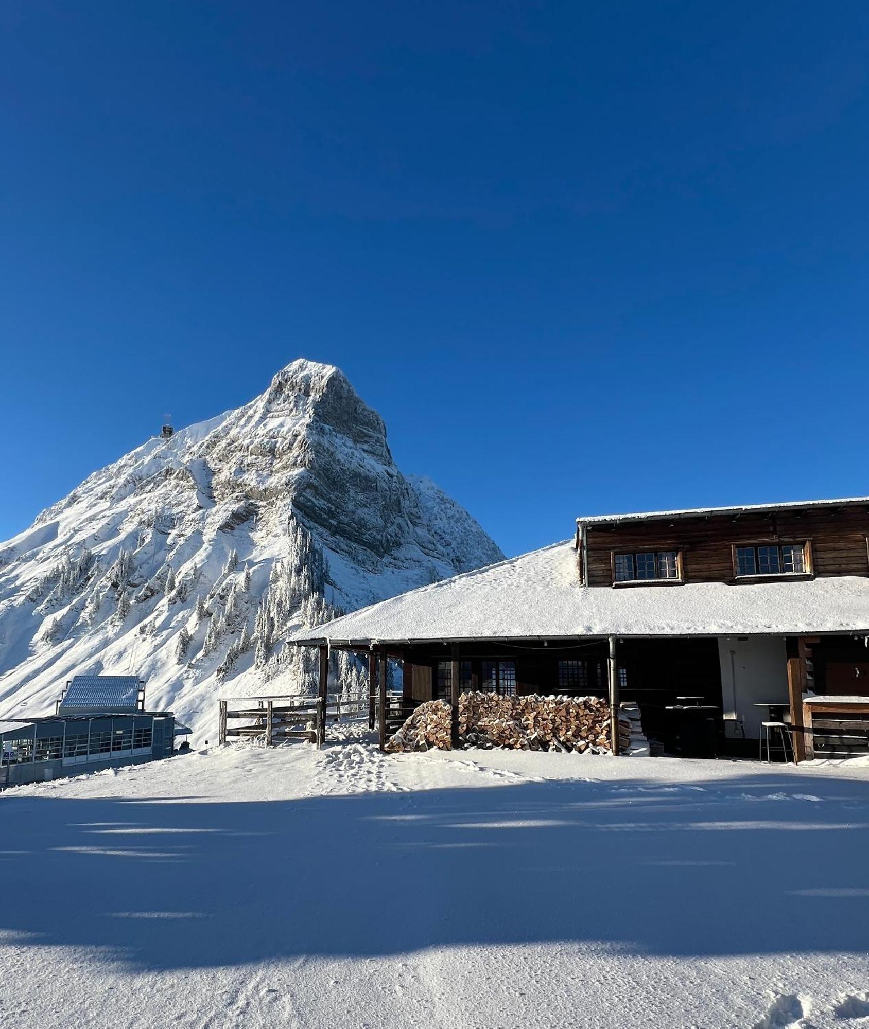 Refuge De Plan-Francey Hotel Moleson Exterior photo