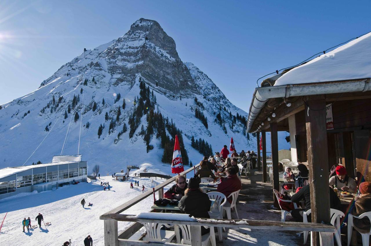 Refuge De Plan-Francey Hotel Moleson Exterior photo