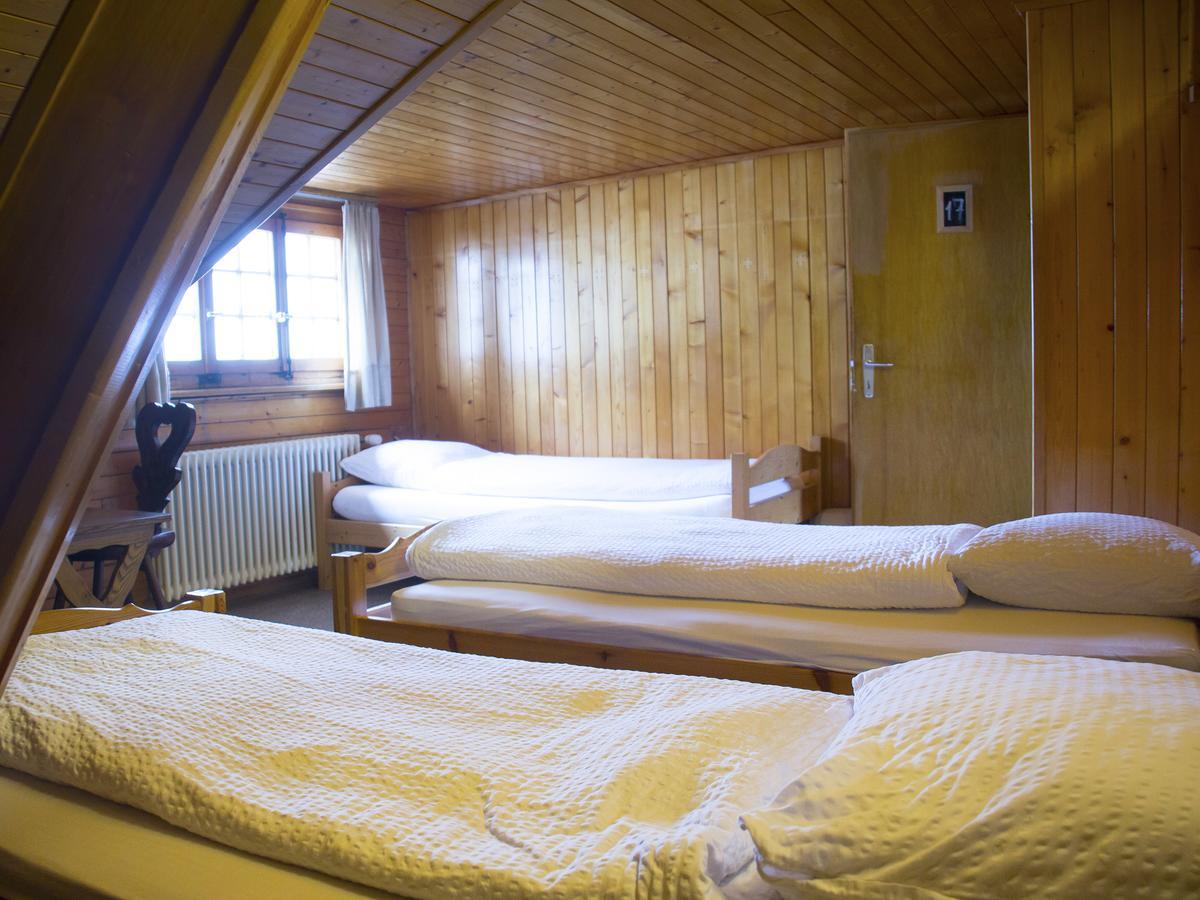 Refuge De Plan-Francey Hotel Moleson Exterior photo