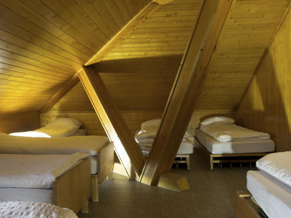 Refuge De Plan-Francey Hotel Moleson Exterior photo