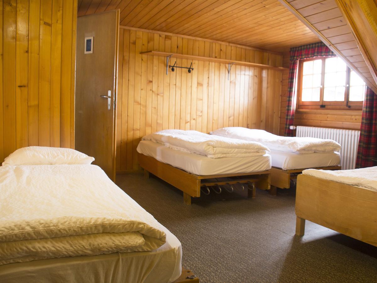 Refuge De Plan-Francey Hotel Moleson Exterior photo