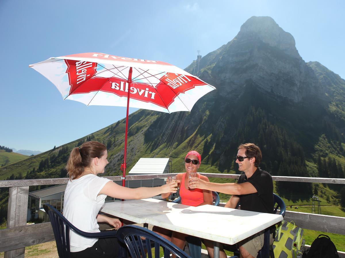 Refuge De Plan-Francey Hotel Moleson Exterior photo